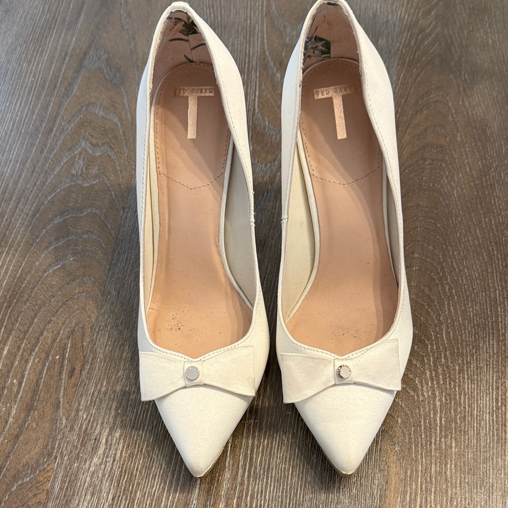 Ted Baker White Heels with Bow Accent